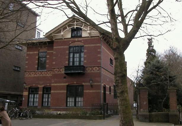 Het huidige pand aan de Anna Paulownastraat 78